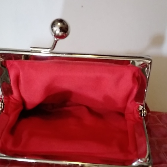 Red Women's Wallet Bag - Picture 6 of 9